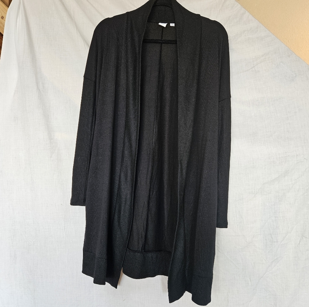 Medium GAP Women's Black Open Front Sweater With Pockets